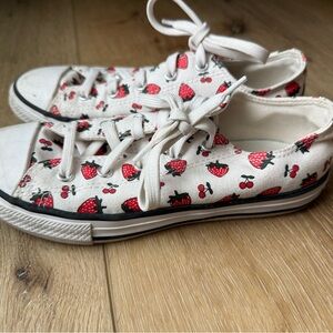 Converse All Stars Strawberry Kids' Sneakers size 3
